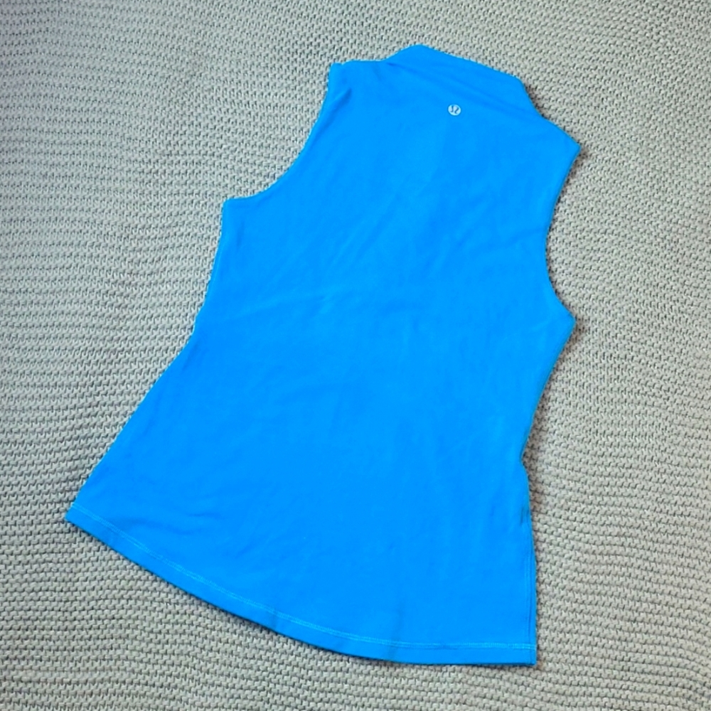 Blue vaguely mandarin collar lulu sports top (2 for 20)